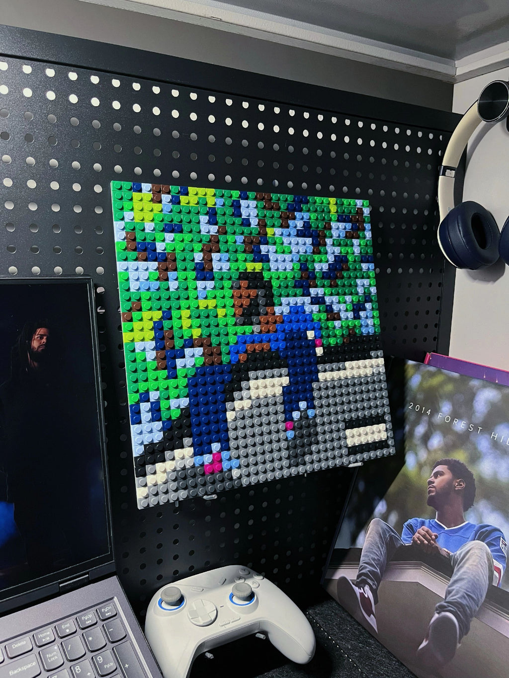 J.Cole《2014 Forest Hills Drive》 Brick Album Cover