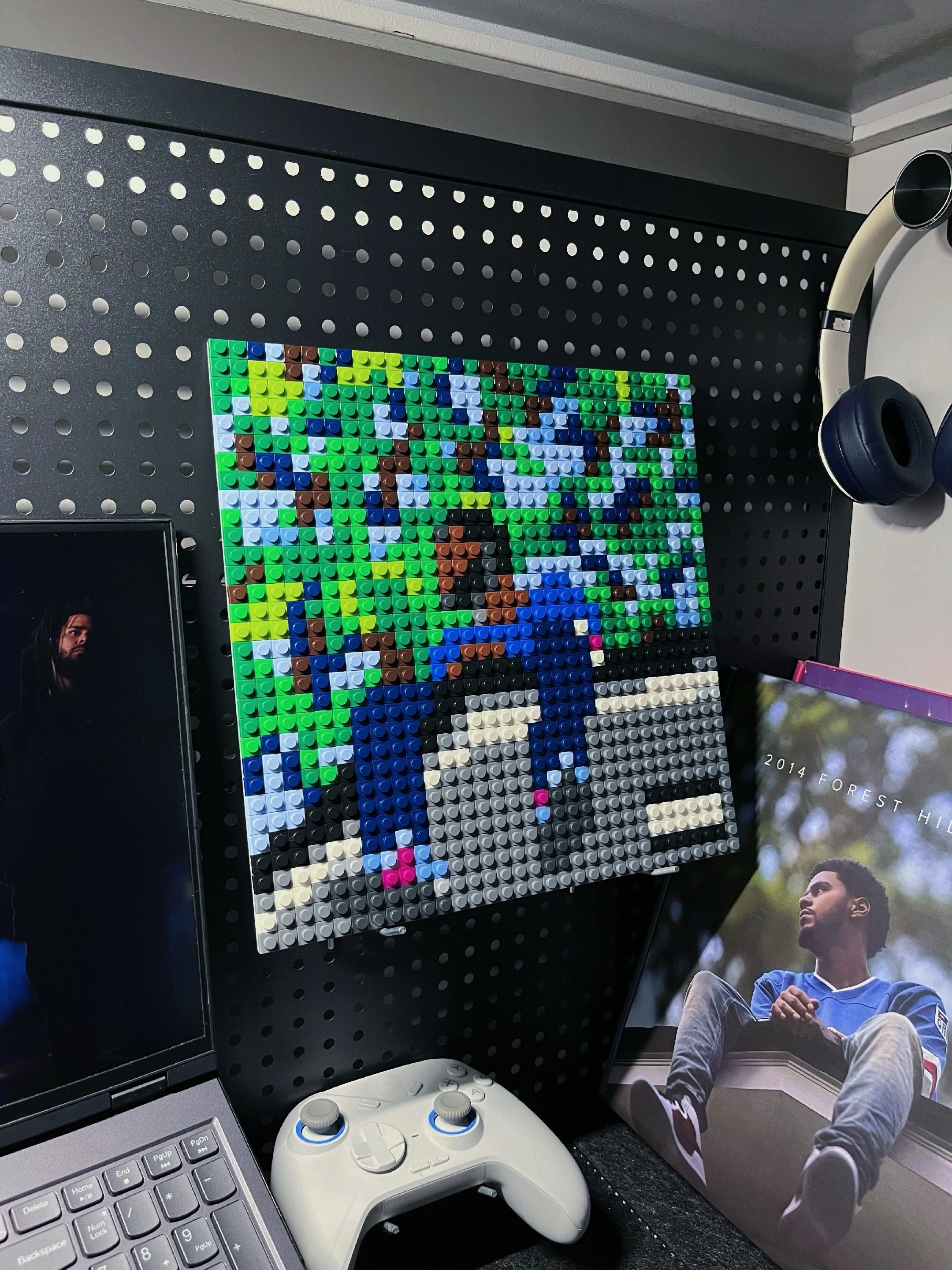 J.Cole《2014 Forest Hills Drive》 Brick Album Cover