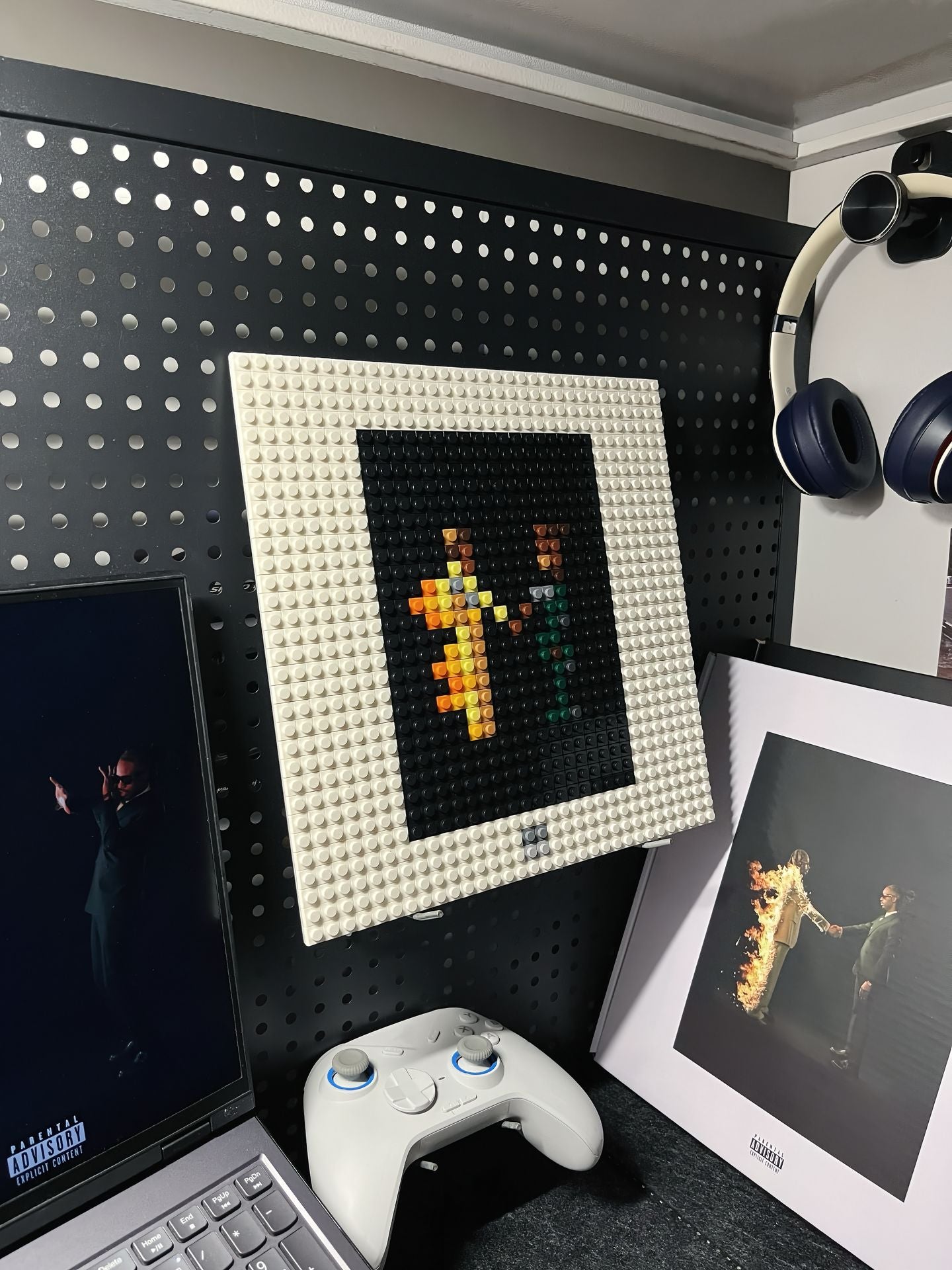 Metro Boomin《HEROES&VILLAINS》Brick Album Cover