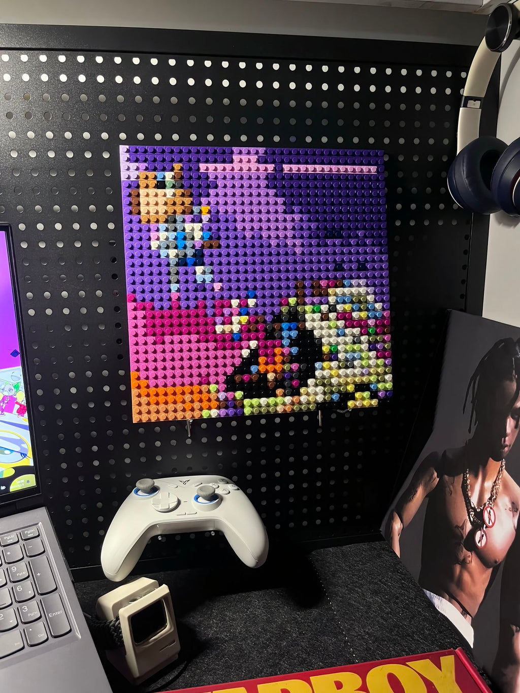 Kanye West《Graduation》Brick Album Cover